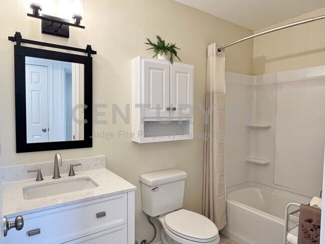 Building Photo - Completely Remodeled 4/2 County Home in Ennis Ready For Move-In!