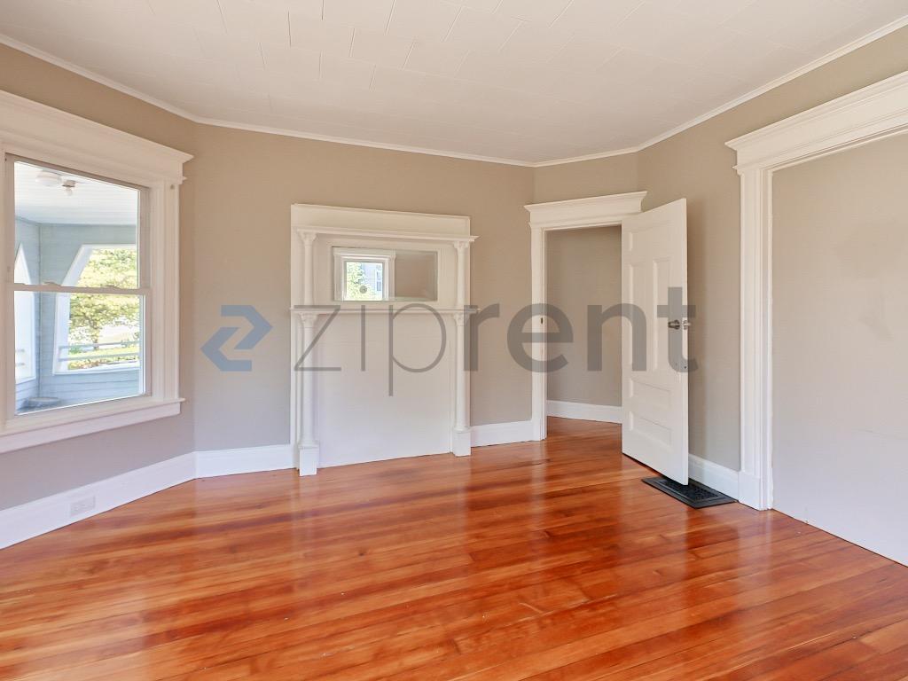 Building Photo - Unit 1