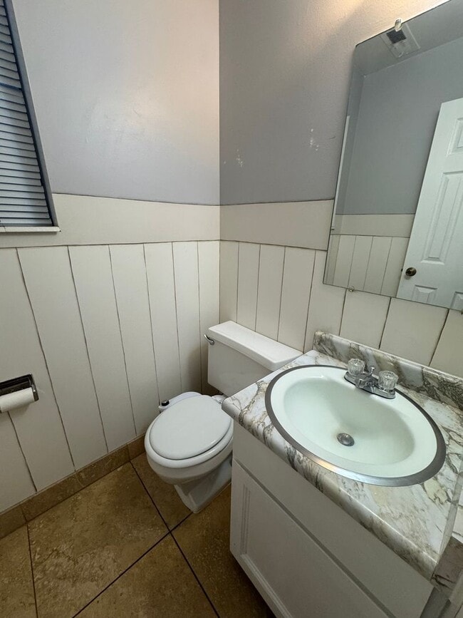 Building Photo - Beautiful 2 bedroom duplex for rent in Cottonwood Heights!