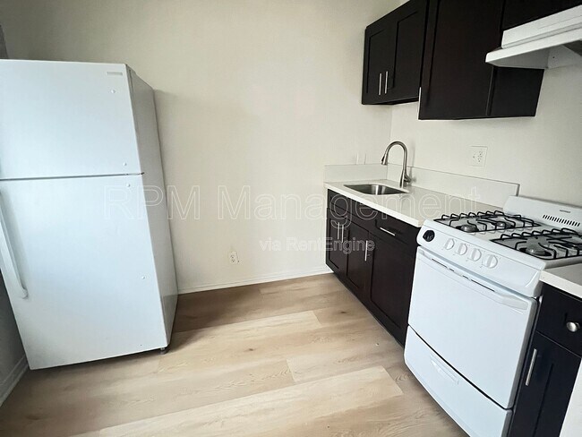 Building Photo - 619 Normandie Ave