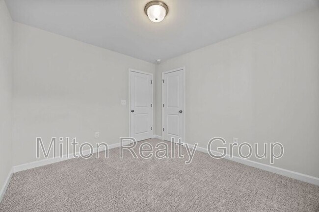 Building Photo - 63 Village Edge Dr