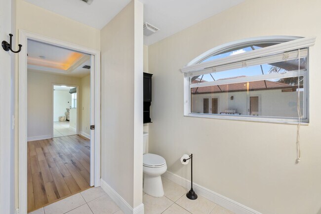 Building Photo - Pool Home for rent