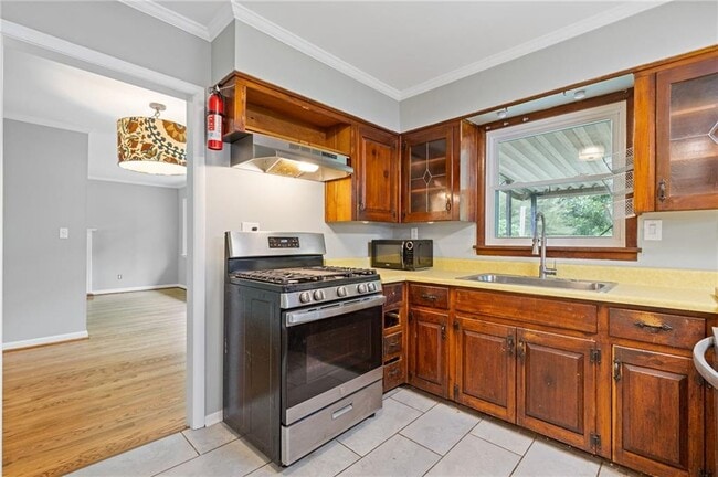 Building Photo - 1435 Thomas Rd