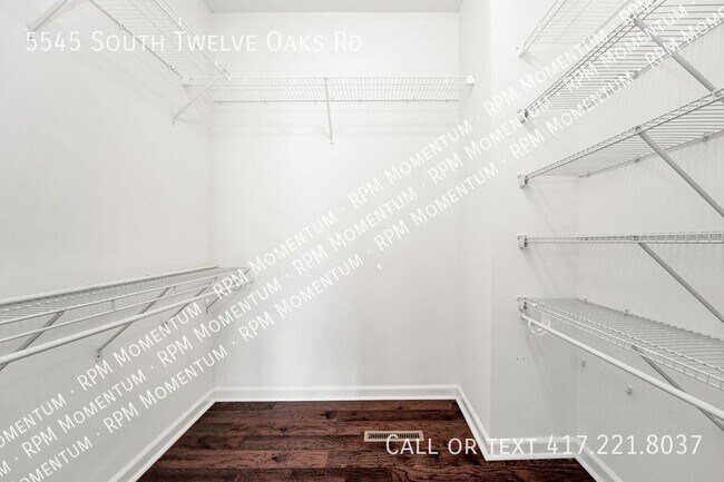 Building Photo - 5545 S Twelve Oaks Rd