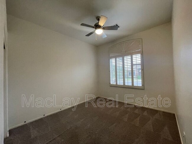 Building Photo - 3820 S Barberry Pl