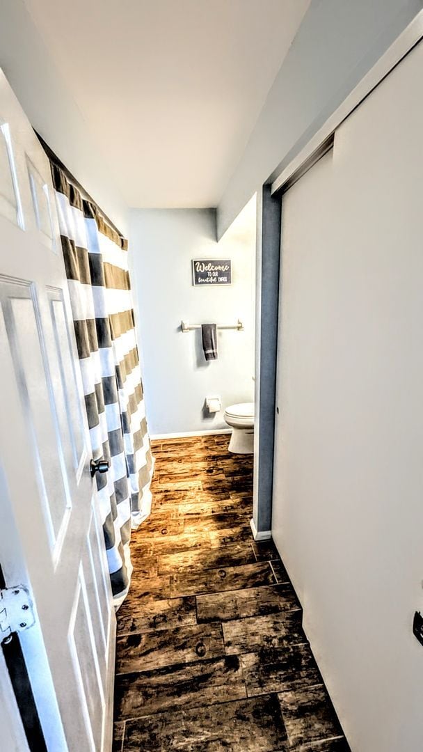 Building Photo - Annual furnished/Seasonal/short term 2 bedroom 1 1/2 bath top floor, renovated condo near Siesta ...