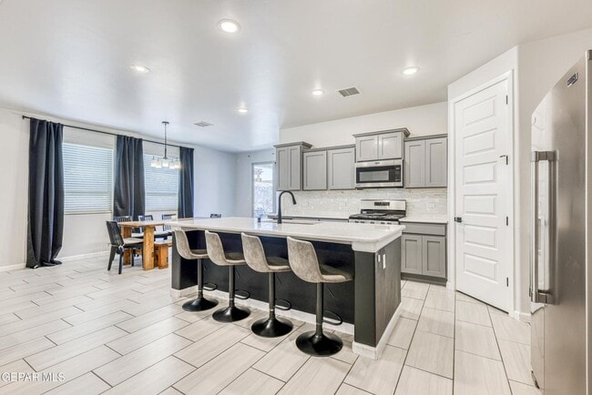 Building Photo - 12844 Haxby St