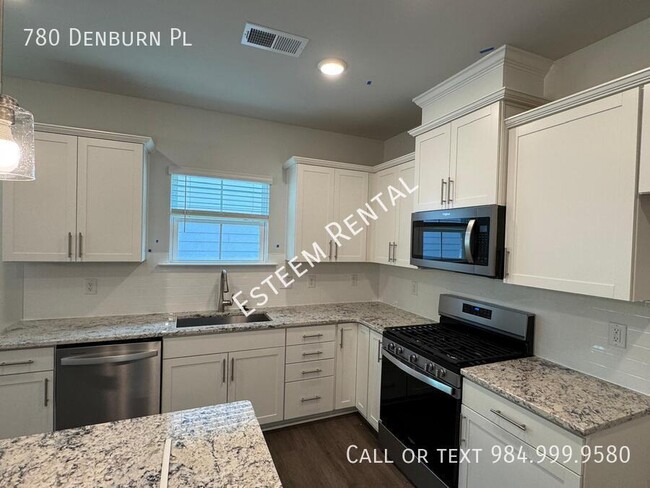 Building Photo - 780 Denburn Pl