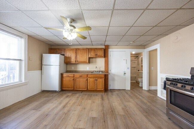 Building Photo - 28 Richmond St