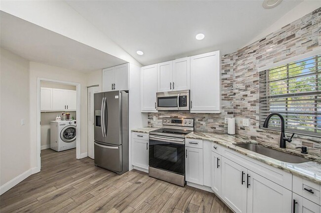 Building Photo - 11642 Hidden Hollow Cir