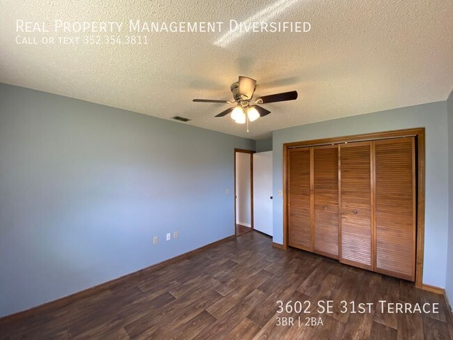 Building Photo - Cedar Hills - Desirable SE neighborhood 3/2/2