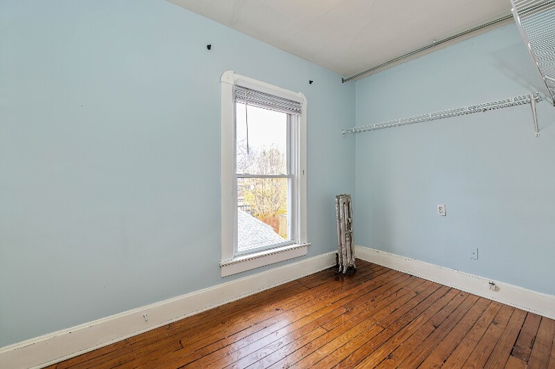 Building Photo - 977 Woodruff Pl E Dr