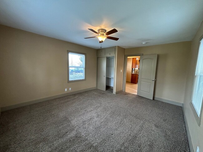 Building Photo - 2bd 1 ba with Zen Garden, Garage, Updated ...