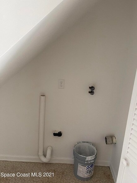 Building Photo - 4230 Mt Vernon Ave