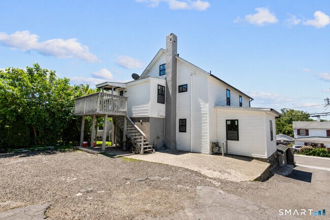 Building Photo - 64 Soundview Ave