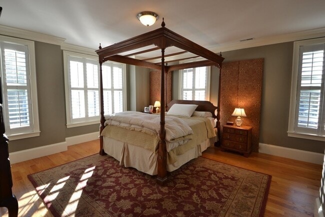 Building Photo - 11 Tufts Rd