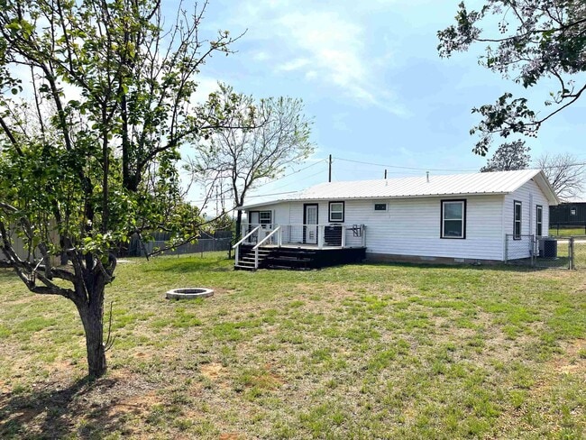 Building Photo - 1101 E College St