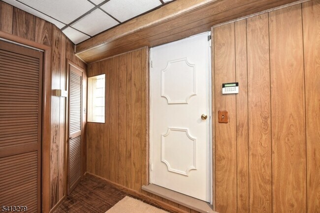 Building Photo - 411 10th St