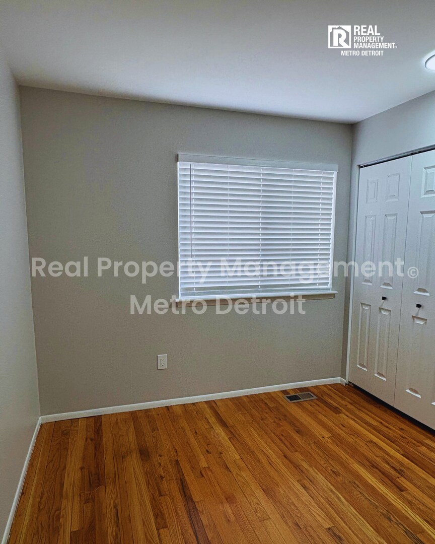 Building Photo - 22108 Dante St