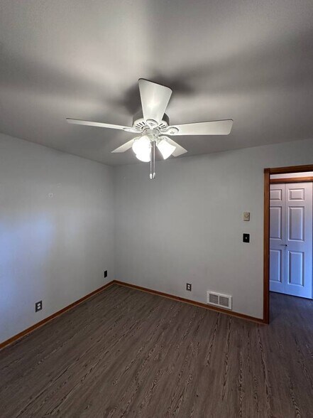 Building Photo - 248 NW Riverside Blvd