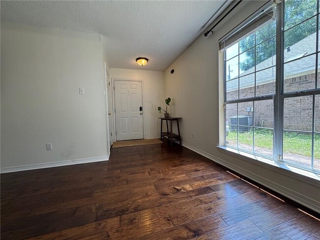Building Photo - 1058 McNeil Ave