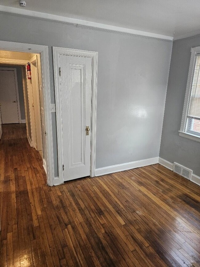 Building Photo - 16505 Stansbury Ave