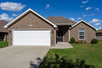 Building Photo - 5660 Victory Dr