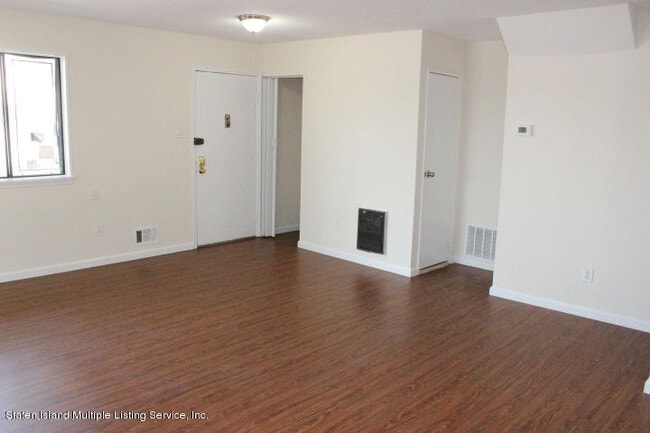 Building Photo - 460 Windham Loop