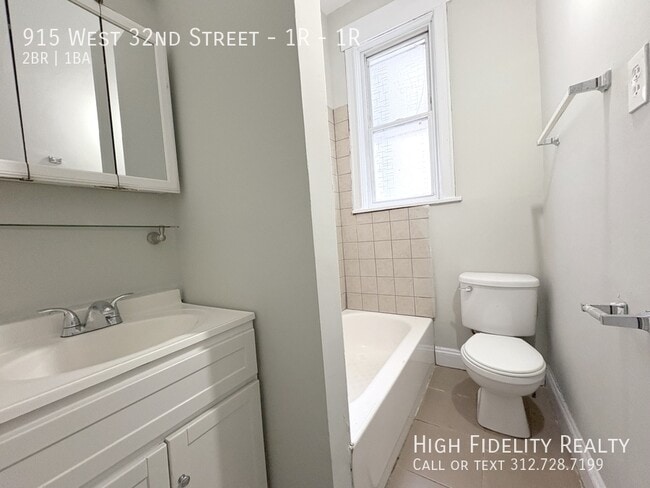 Building Photo - 915 W 32nd St