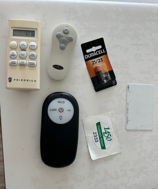 Building Photo - 1450 Young St