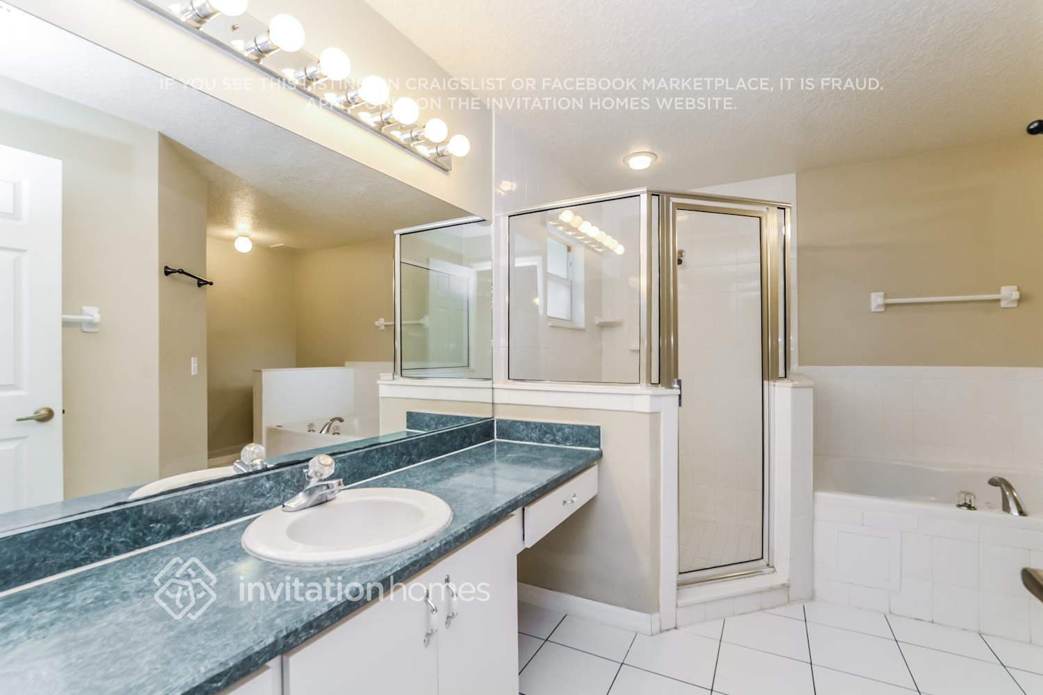 Building Photo - 1515 Pine Tree Dr
