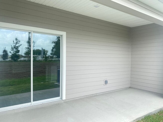 Building Photo - 3/2/1 SW Ocala Townhome in Marion Ranch