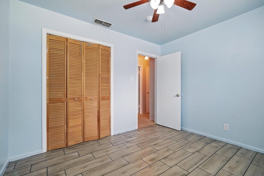 Building Photo - 2349 Marsalis Dr