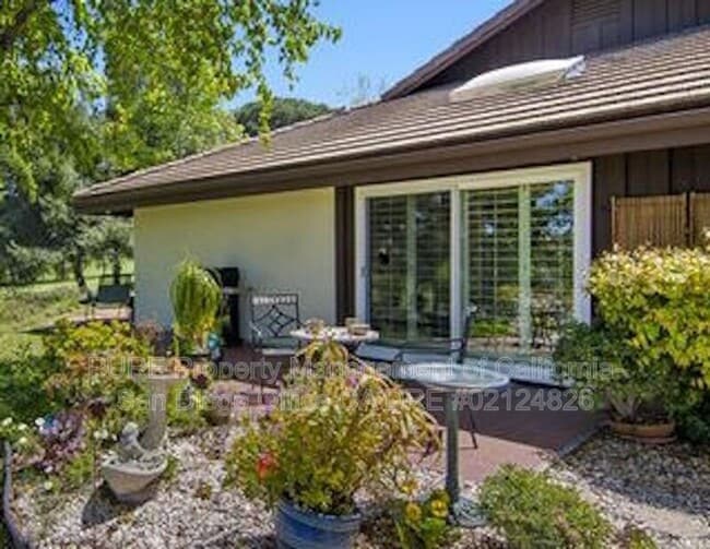 Building Photo - 12576 Oaks N Dr