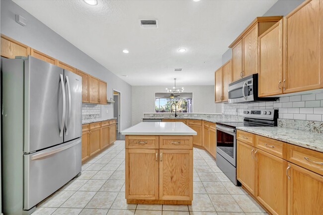 Building Photo - Beautiful 4 bed/ 2.5 bath Rental ~ Sarasota