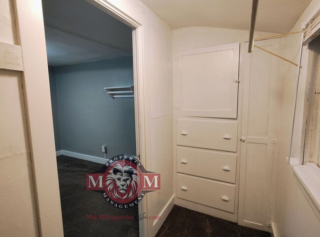 Building Photo - 3 Bd 1 Ba Home with Hardwood Floors in Midvale