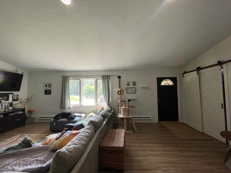 Building Photo - 13565 140th Ave