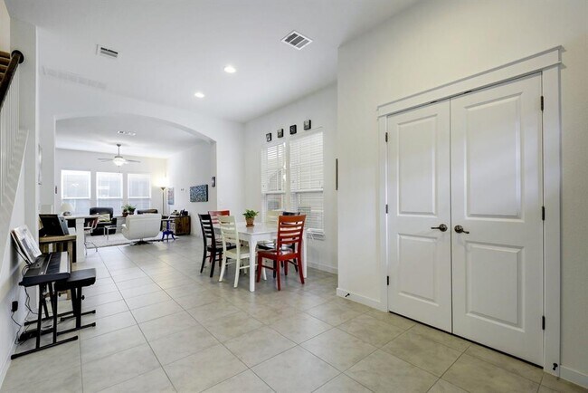 Building Photo - 4136 Berkman Dr