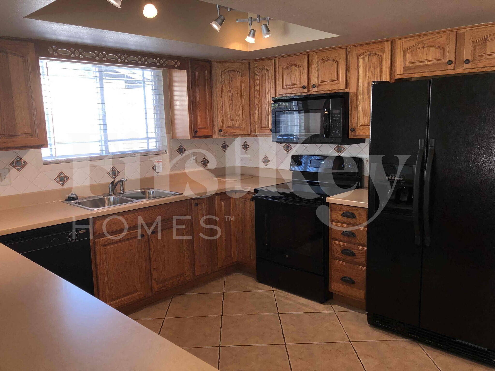 Building Photo - 3672 W Windrose Dr