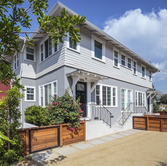 Primary Photo - 4300 Sunset Dr