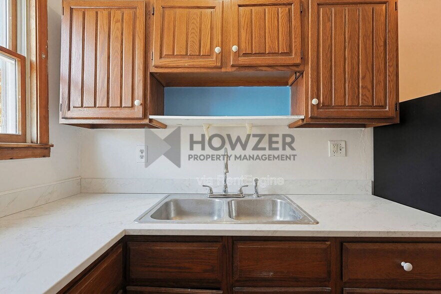 Building Photo - 23-25-25 Harrison St