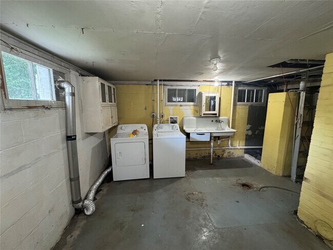 Building Photo - 1107 Bristow St