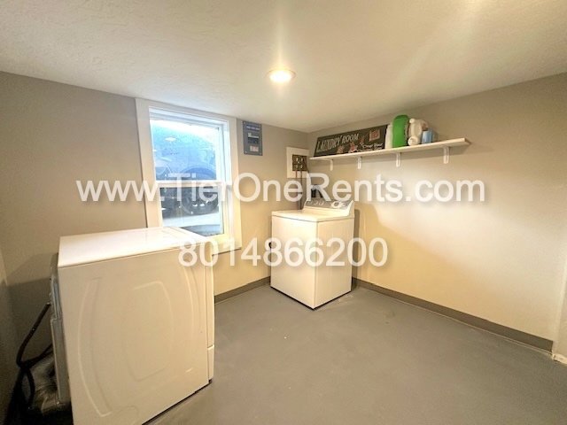 Building Photo - This property offers a NO DEPOSIT option available for qualified renters!