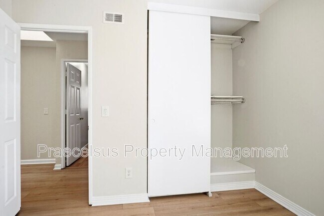 Building Photo - 3408 Clavelita St