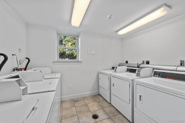 Building Photo - 142 Bannon Ave