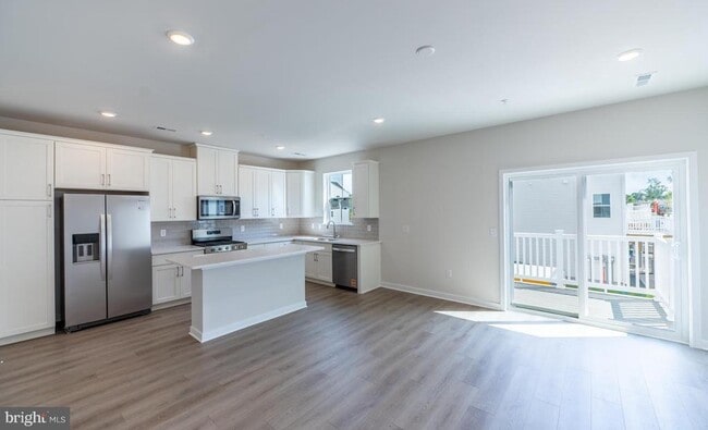 Building Photo - 715 Platinum Dr