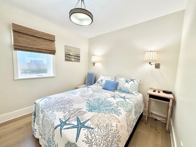 Building Photo - 3628 Ocean- MFR