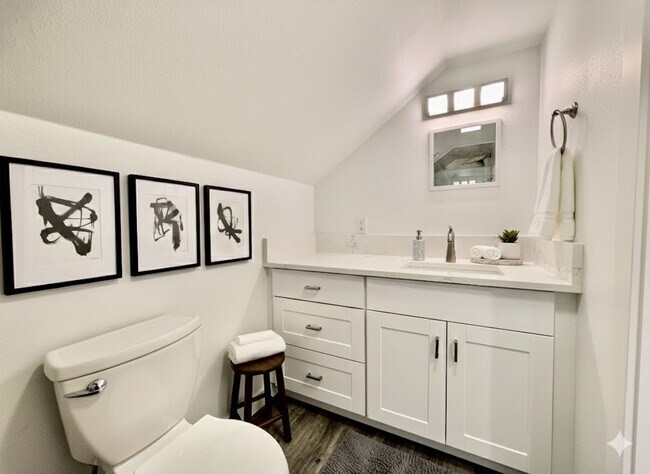 Building Photo - Modern Luxury Meets Small Town Charm in Your New Gladstone Home! Water,Sewer, PGE & NW Natural in...