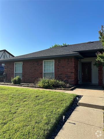 Building Photo - 2401 Dalewood Ln