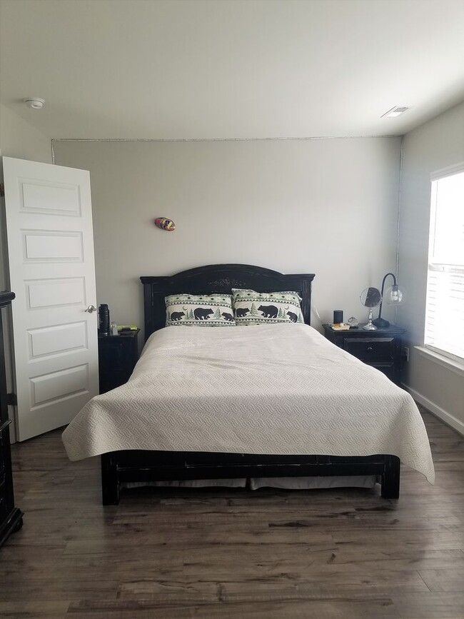 Building Photo - Gorgeous 3 story townhome in West End Henrico with loads of upgrades!